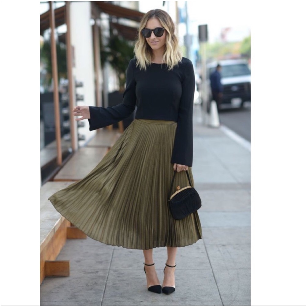 Club Monaco Annika Pleated Skirt NWT